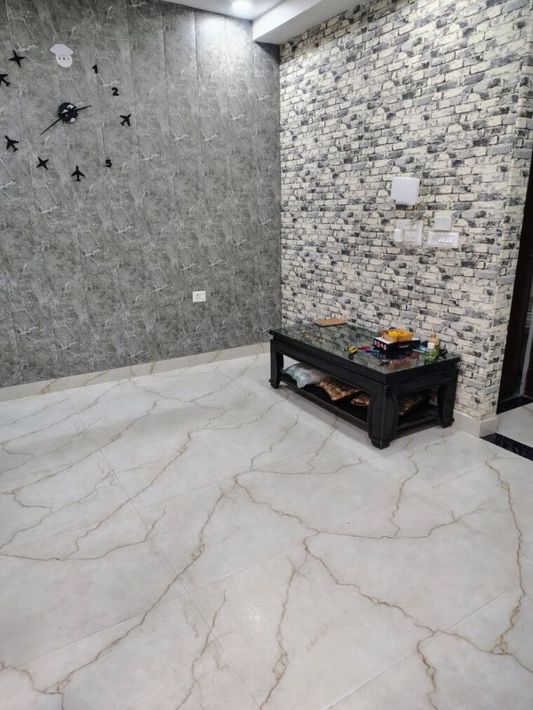  Parking, sector 23 1.5 Bedroom 800 Sq.Ft. Builder Floor In Sector 23 Gurgaon 9813238