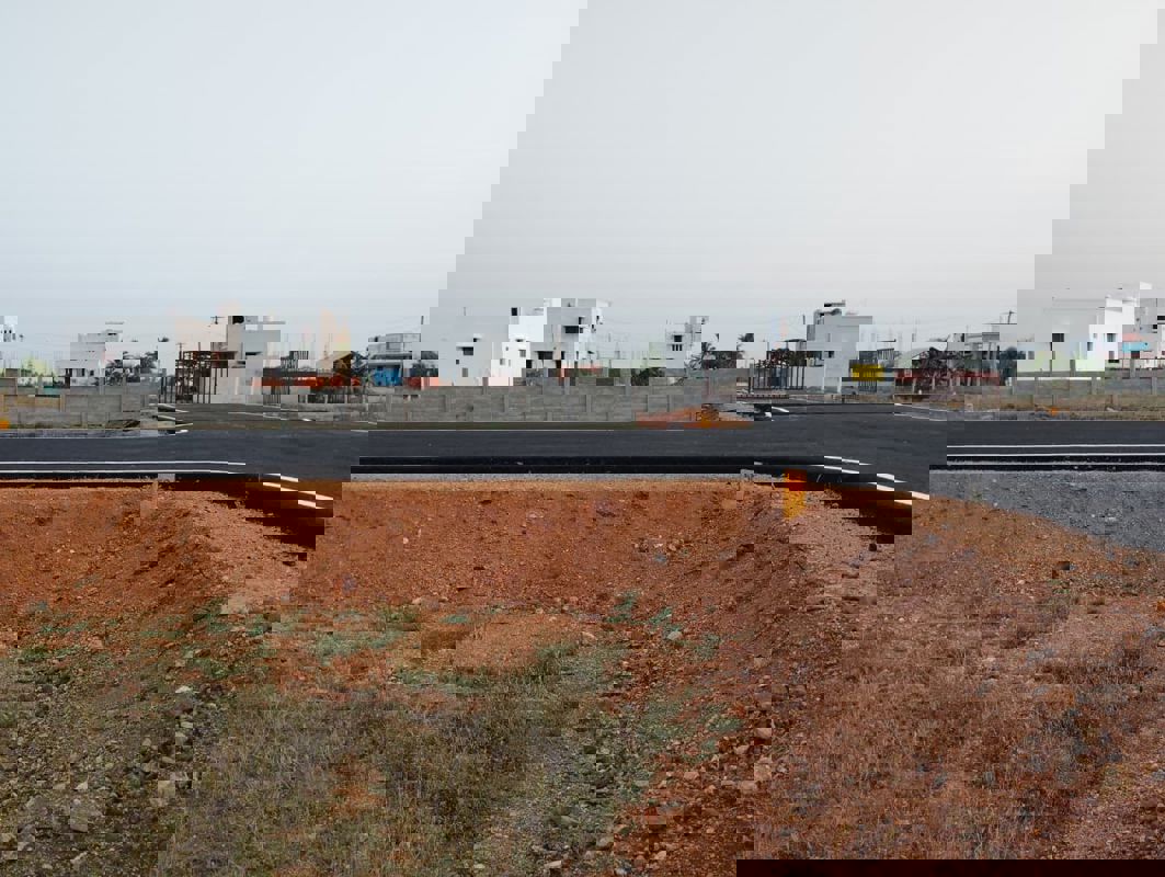 Plot For Sale in Adavathur West