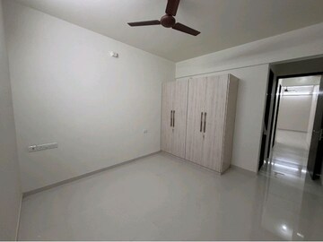 Room in 2 BHK Apartment at Dosti West County Phase 4 Dosti Pine, Balkum Pada – for Sale