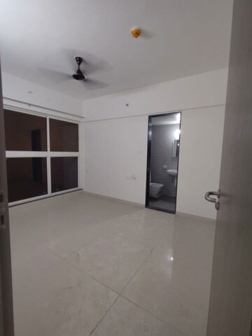 Room in 2 BHK Apartment at Paranjape Trident Towers, Wakad – for Rent