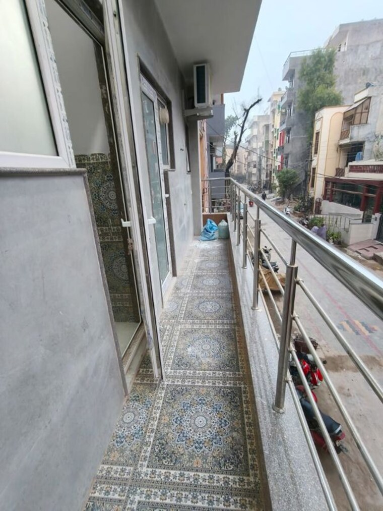 Balcony, unitech-south-city-1 Studio 500 Sq.Ft. Builder Floor In South City 1 Gurgaon 9813269