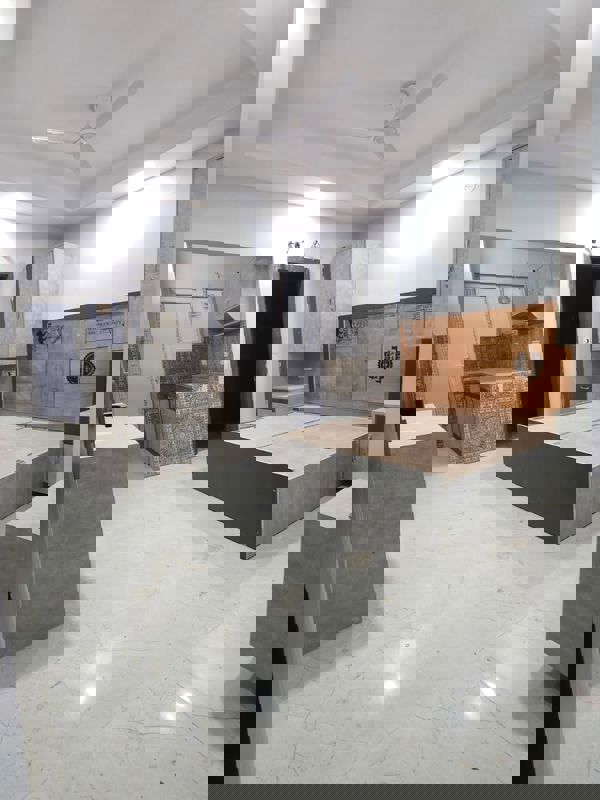 StudioBuilder Floor For Rent in Unitech South City 1