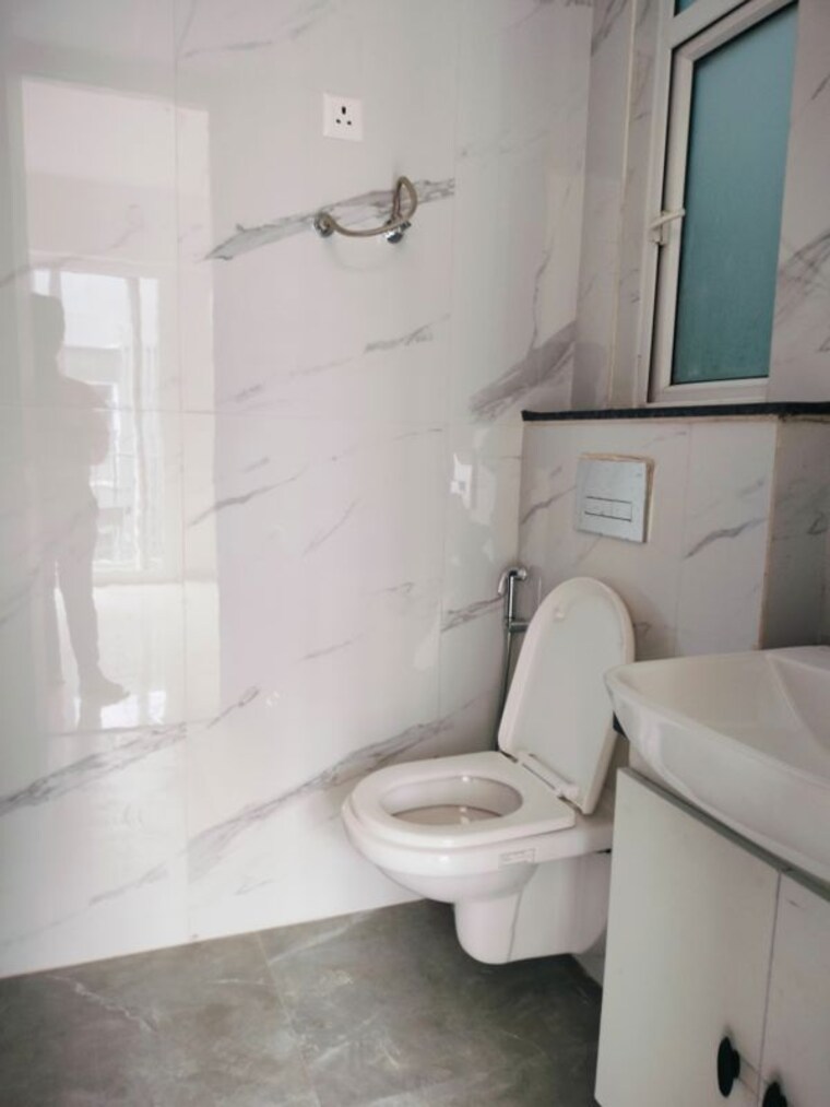 Bathroom, smart-world-gems 3.5 Bedroom 1494 Sq.Ft. Builder Floor In Sector 89 Gurgaon 9813271