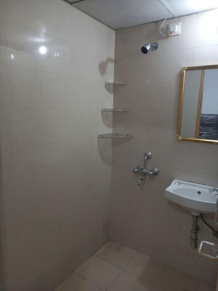 Attached Bathroom, sector 111 1.5 Bedroom 900 Sq.Ft. Builder Floor In Sector 111 Gurgaon 9813273