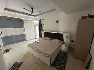 Room in 3 BHK Independent House at Amrapali Princely Estate, Sector 76 – for Rent
