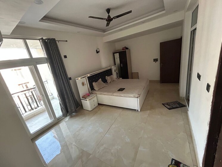 Master Bedroom, amrapali-princely-estate 3 Bedroom 2500 Sq.Ft. Independent House In Sector 76 Noida 9813274
