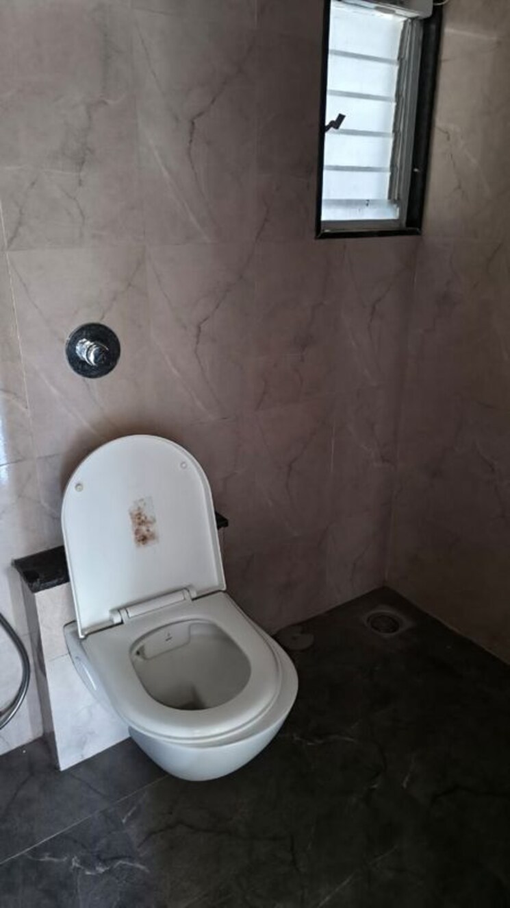 Bathroom, mantra-29-gold-coast 2 Bedroom 674 Sq.Ft. Apartment In Tingre Nagar Pune 9813282