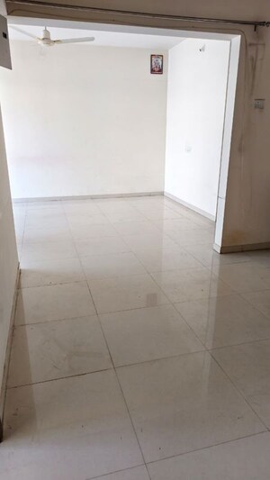 Master Bedroom in 2 BHK Apartment at Mantra 29 Gold Coast, Tingre Nagar – for Rent