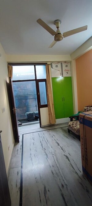 Room in 2 BHK Builder Floor at Shakti Khand – for Rent