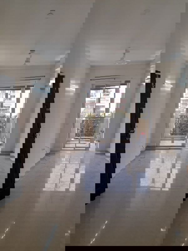 3 BHK + Extra Room Apartment For Rent in Emaar MGF Emerald Hills