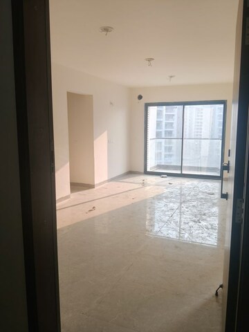 Room in 2.5 BHK Apartment at One OAK Natura, Sushant Golf City – for Sale