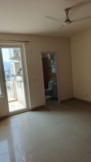 Room in 3.5 BHK Apartment at Emaar Emerald Floors Premier, Sector 65 – for Rent