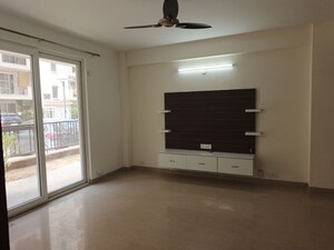 Room in 3.5 BHK Apartment at Emaar Emerald Floors Premier, Sector 65 – for Rent