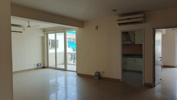 Room in 3.5 BHK Apartment at Emaar Emerald Floors Premier, Sector 65 – for Rent