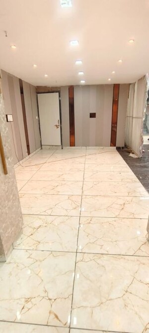 Room in 6+ BHK Independent House at Gomti Nagar – for Rent