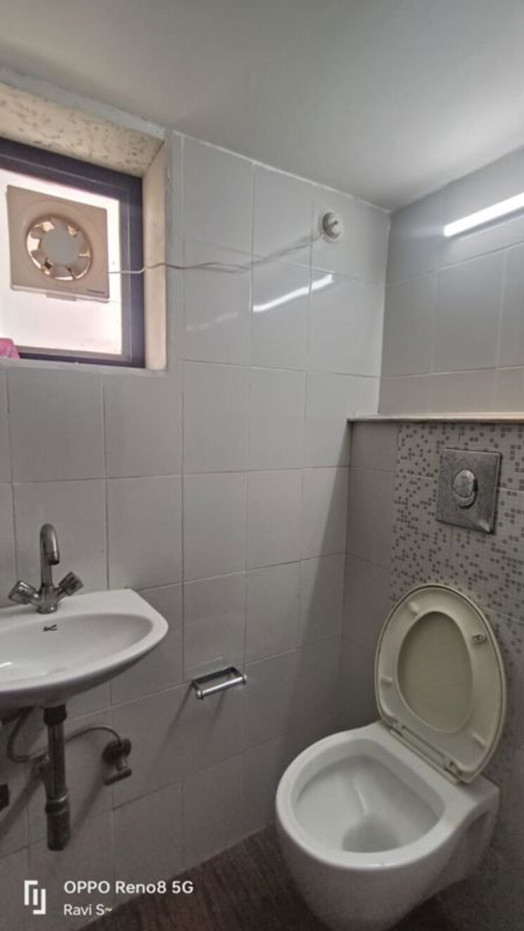 Bathroom, palam-vihar-residents-association 2 Bedroom 1400 Sq.Ft. Builder Floor In Palam Vihar Gurgaon 9813350