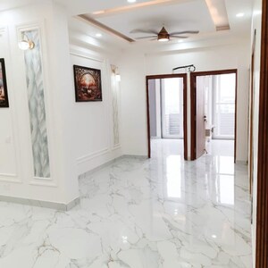 Room in 4 BHK Builder Floor at Uppal Southend, Sector 49 – for Sale