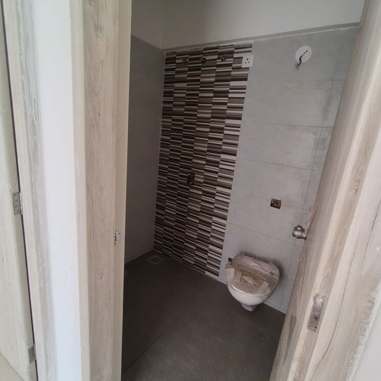 Bathroom, goyal-my-homes-wakad 2 Bedroom 710 Sq.Ft. Apartment In Wakad Pune 9813345