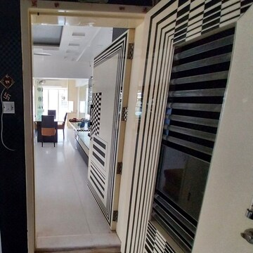 Balcony in 3 BHK Apartment at Babulnath – for Rent