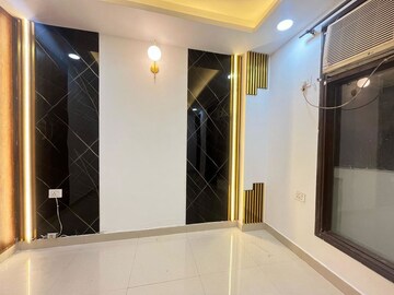 Furnished Amenities in 3 BHK Builder Floor at Saket – for Rent