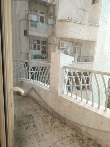 Balcony in 3.5 BHK Apartment at Eldeco Ananda, Sector 48 – for Rent