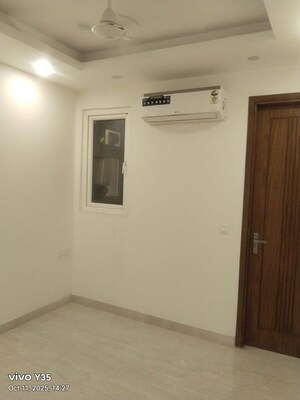 Room in 3 BHK Builder Floor at East Of Kailash – for Sale