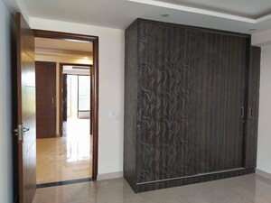 Room in 2 BHK Builder Floor at Ansal Plaza Sector-23, Sector 23 – for Rent