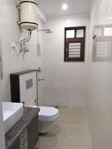 Bathroom in 2 BHK Builder Floor at Ansal Plaza Sector-23, Sector 23 – for Rent