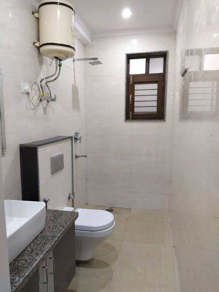 Bathroom, ansal-plaza-sector-23 2 Bedroom 1600 Sq.Ft. Builder Floor In Sector 23 Gurgaon 9813401