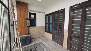 Parking in 2.5 BHK Independent House at Tulip Mall, Sector 46 – for Rent