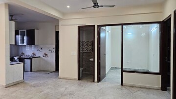 Building Lobby in 2.5 BHK Independent House at Tulip Mall, Sector 46 – for Rent