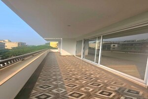 Balcony in 3 BHK Builder Floor at Defence Colony – for Sale