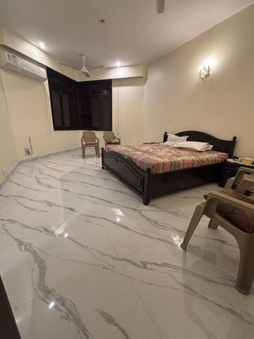 Bedroom in 5 BHK Villa at Sainik Farm – for Rent