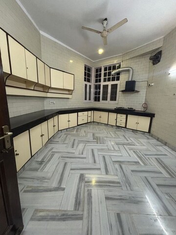 Staircase in 5 BHK Villa at Sainik Farm – for Rent