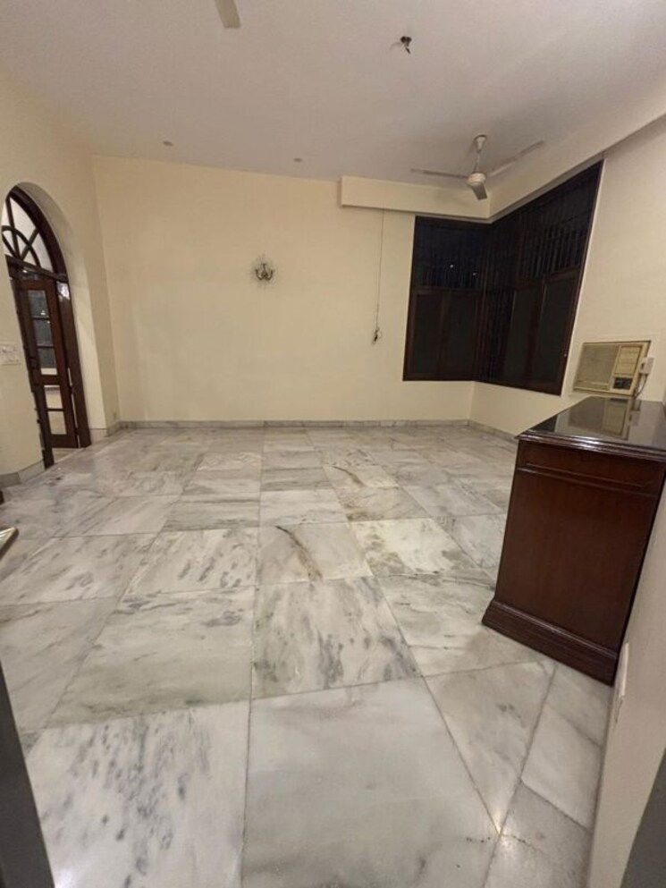 Bedroom, sainik farm 5 Bedroom 3000 Sq.Ft. Villa In Sainik Farm Delhi 9813424