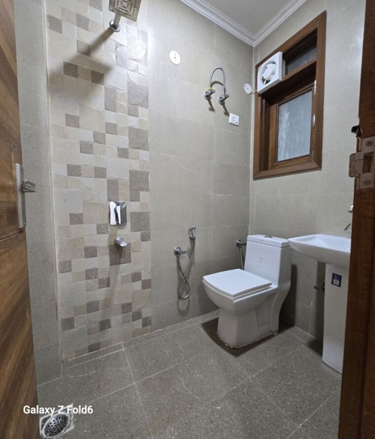 Bathroom, chattarpur 2 Bedroom 850 Sq.Ft. Builder Floor In Chattarpur Delhi 9811333