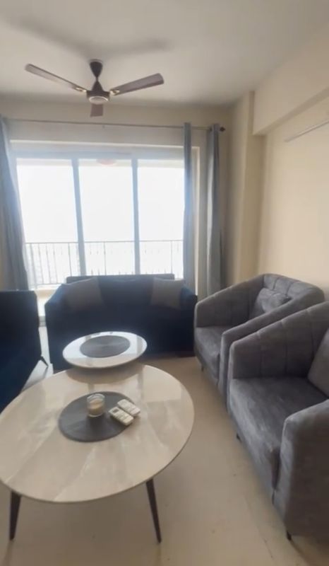 3 BHK + Servant Room Apartment For Rent in DLF The Skycourt