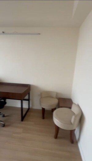 Furnished Amenities in 3 BHK Apartment at DLF The Skycourt, Sector 86 – for Rent