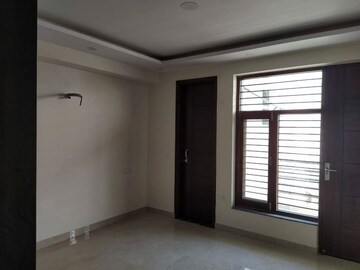 Room in 1.5 BHK Builder Floor at Ansal Plaza Sector-23, Sector 23 – for Rent