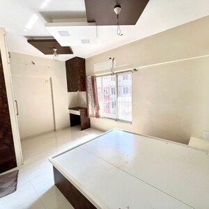 Team Area in 2 BHK Apartment at Ghatkopar East – for Rent
