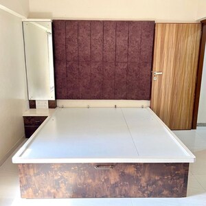 Furnished Amenities in 2 BHK Apartment at Ghatkopar East – for Rent