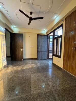 Room in 2 BHK Builder Floor at Chattarpur – for Rent