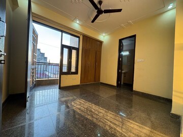 Room in 2 BHK Builder Floor at Chattarpur – for Rent