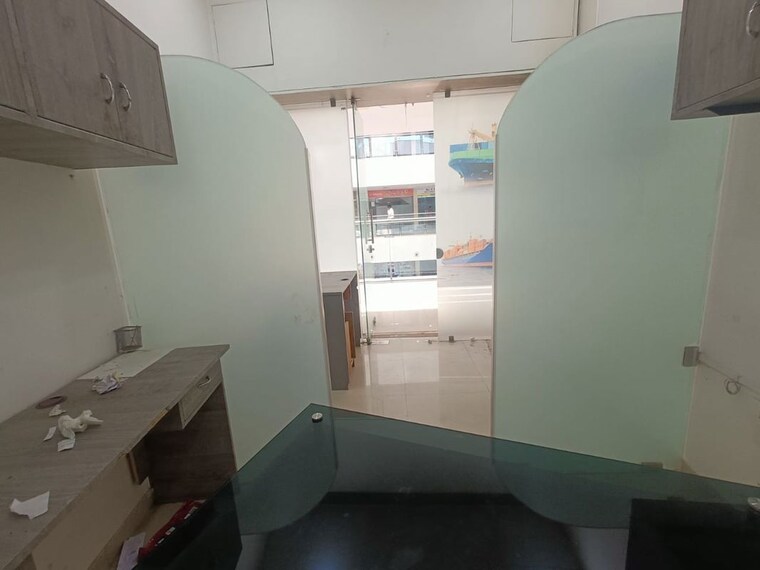 Terrace, malad west Commercial Office Space 220 Sq.Ft. In Malad West Mumbai 9779380