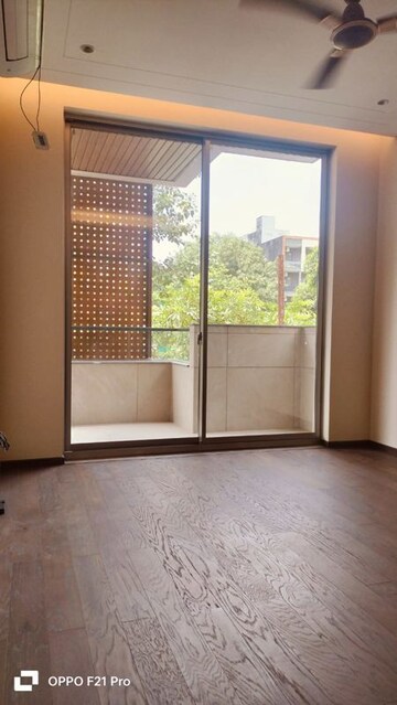 Room in 2 BHK Builder Floor at Unitech South City II, Sector 50 – for Rent