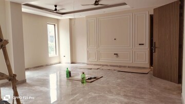 Room in 2 BHK Builder Floor at Unitech South City II, Sector 50 – for Rent