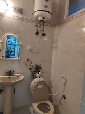 Bathroom in 2.5 BHK Villa at RWA Apartments Sector 39, Sector 39 – for Rent