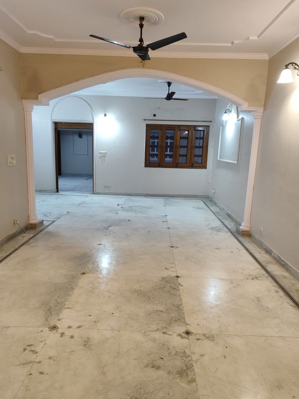 2.5 BHK + Servant Room 1450 Sq.Ft. Villa in RWA Apartments Sector 39