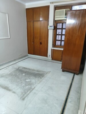 Room in 2.5 BHK Villa at RWA Apartments Sector 39, Sector 39 – for Rent