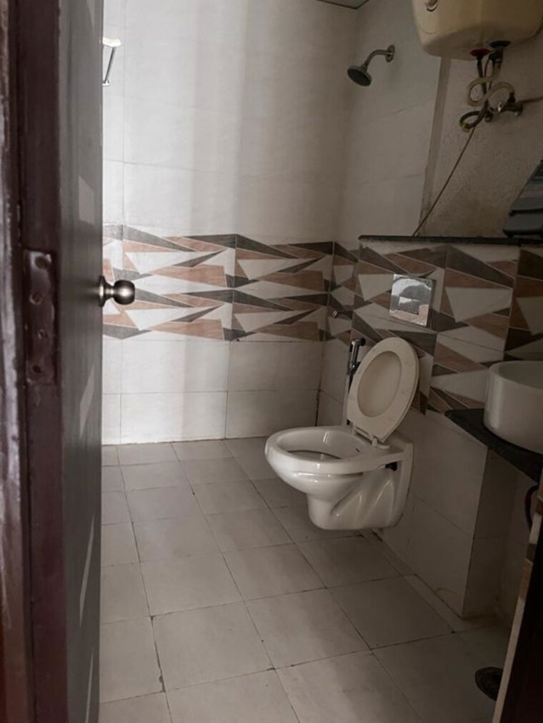 Bathroom, gaur-sportswood 3.5 Bedroom 2280 Sq.Ft. Apartment In Sector 79 Noida 9813453